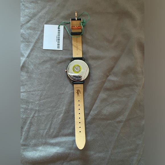 Lacoste women’s watch - Picture 2 of 3